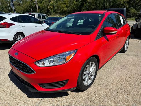 Used 2016 Ford Focus SE FWD image 3