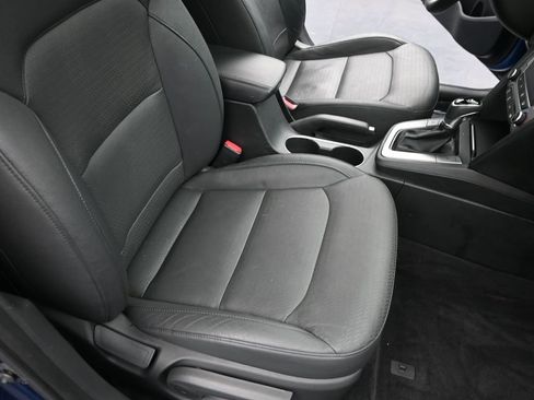 Used 2017 Hyundai Elantra Limited w/ Limited Tech Package 04 image 18