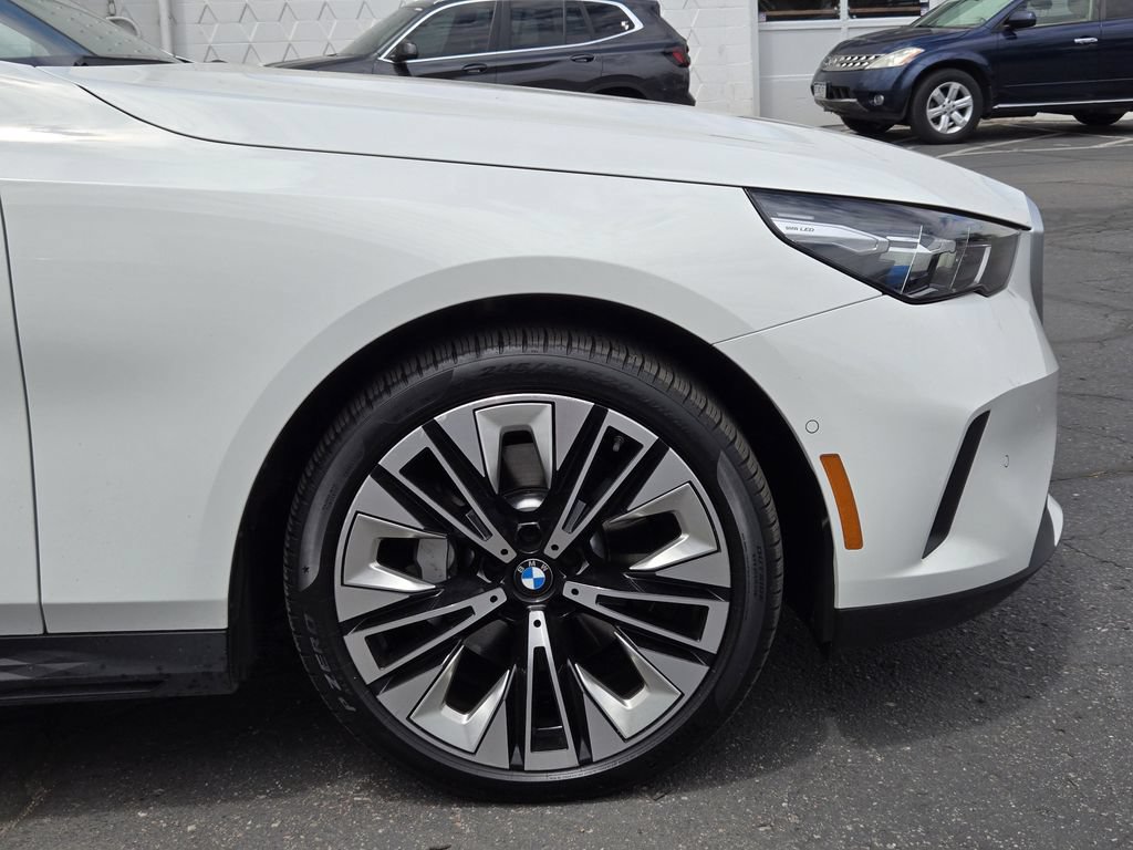 Certified 2026 BMW 530i xDrive w/ Premium Package AWD/4WD image 11