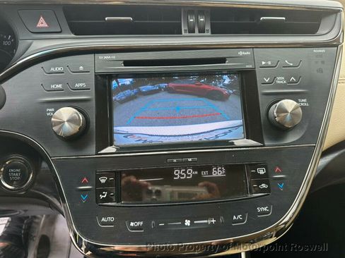 Used 2016 Toyota Avalon XLE image 11