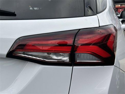 Certified 2022 Chevrolet Equinox RS w/ RS Leather Package image 8