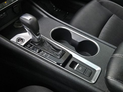 Used 2022 Nissan Altima 2.5 SV image 16