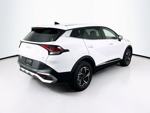 Used 2025 Kia Sportage LX image 9