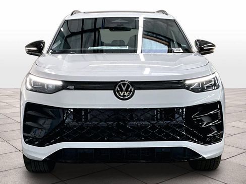 New 2026 Volkswagen Tiguan SE R-Line image 5