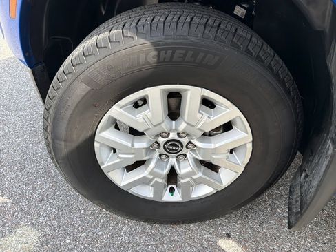 Certified 2024 Nissan Frontier SV w/ SV Convenience Package RWD image 39
