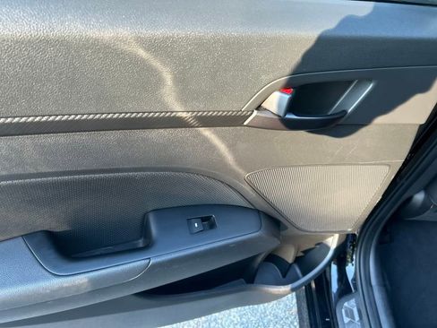 Used 2017 Hyundai Elantra Sport image 16