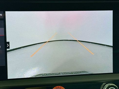 Certified 2025 Porsche Macan T image 20