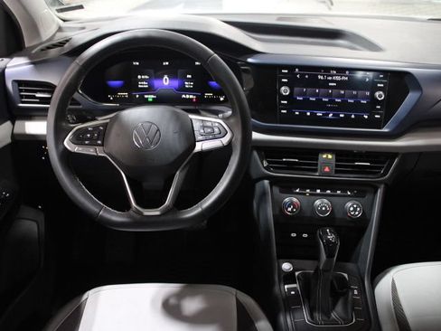 Used 2022 Volkswagen Taos SE w/ Panoramic Sunroof Package FWD image 31