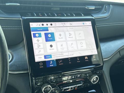 Used 2022 Jeep Grand Cherokee L Overland image 23