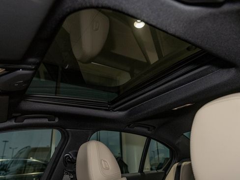 Used 2026 BMW 330i xDrive Sedan w/ Premium Package image 20