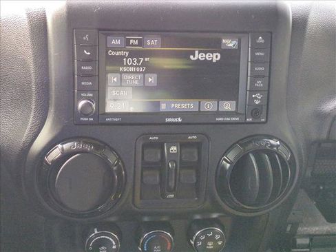Used 2015 Jeep Wrangler Unlimited Sahara image 11