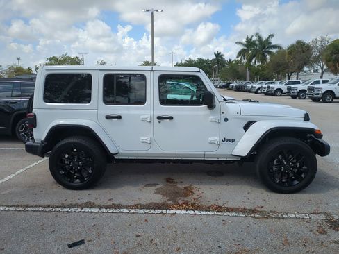 Used 2025 Jeep Wrangler Sahara 4xe w/ Safety Group image 5