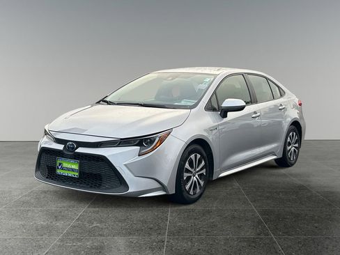 Used 2021 Toyota Corolla LE image 3