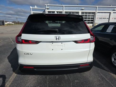 Used 2025 Honda CR-V EX image 4