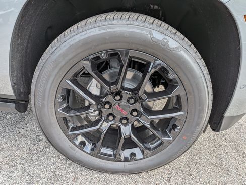 New 2026 GMC Yukon Denali w/ Sun & Power Step Package AWD/4WD image 12