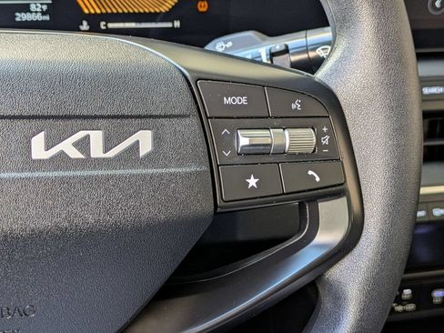 Used 2025 Kia K4 FWD image 21