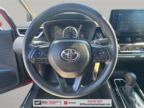 Used 2022 Toyota Corolla LE image 16