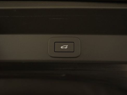 Used 2025 Land Rover Range Rover Sport Dynamic SE image 31