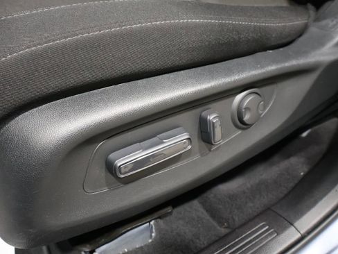 Used 2025 Honda CR-V EX image 12