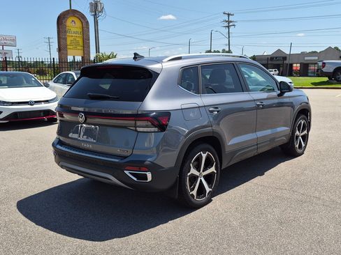 Used 2026 Volkswagen Taos SEL AWD/4WD image 3