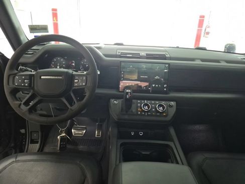 Used 2023 Land Rover Defender 110 V8 AWD/4WD image 6