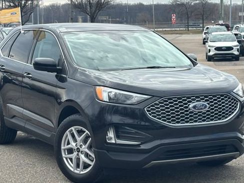 Certified 2024 Ford Edge SEL w/ Convenience Package image 2