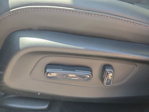 Certified 2025 Honda HR-V EX-L image 10