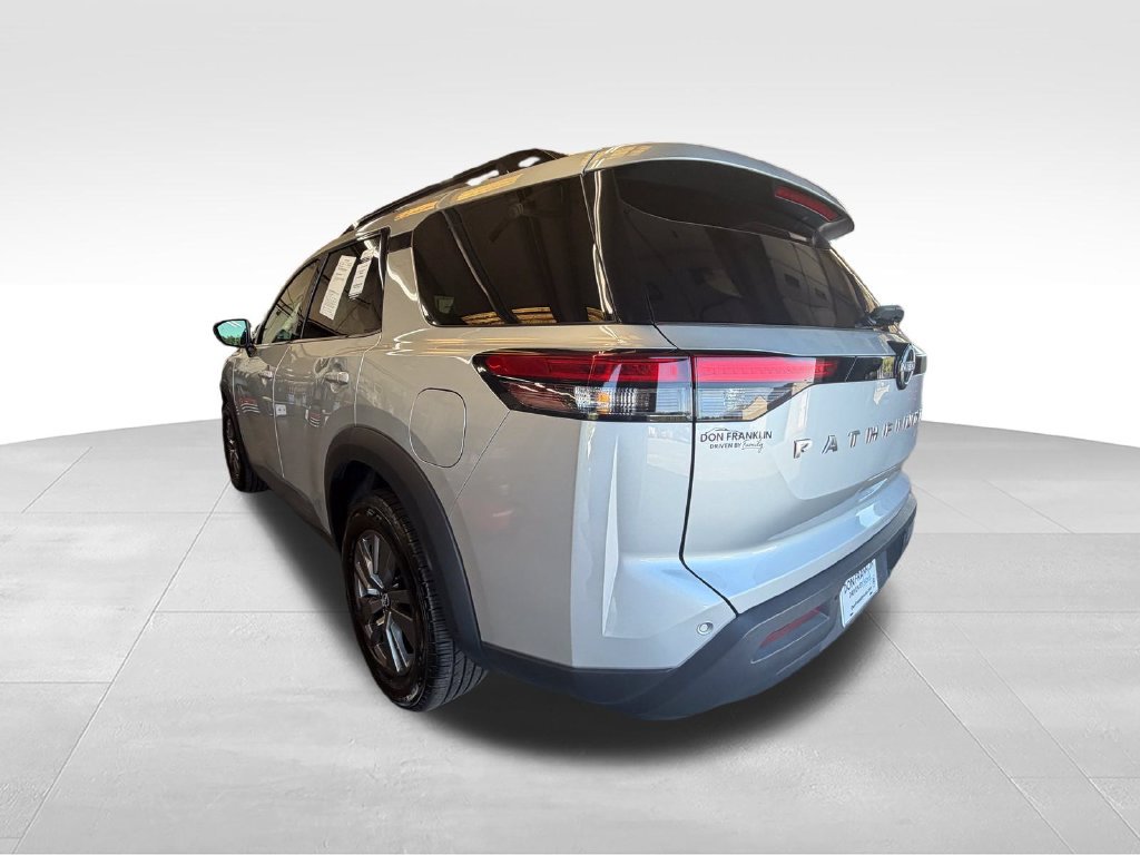 Used 2025 Nissan Pathfinder SV AWD/4WD image 3