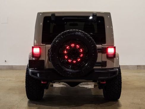 Used 2017 Jeep Wrangler Rubicon AWD/4WD image 11