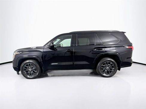 Certified 2024 Toyota Sequoia Platinum AWD/4WD image 14