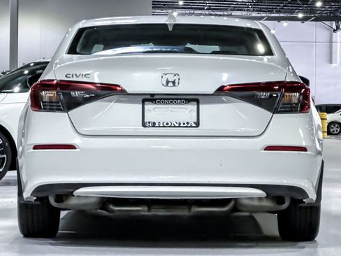 Used 2023 Honda Civic EX image 10