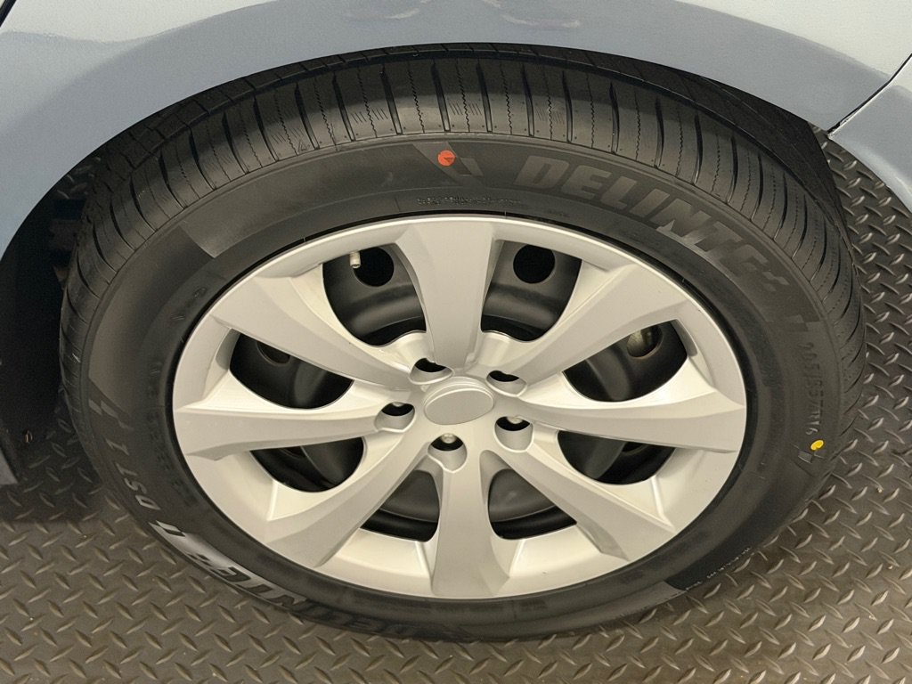 Used 2020 Toyota Corolla LE FWD image 18