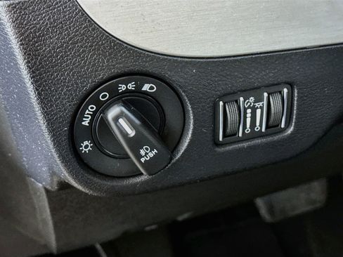 Used 2018 Dodge Grand Caravan GT FWD image 13