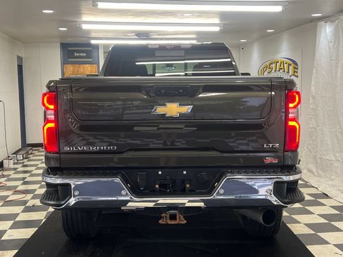 Used 2022 Chevrolet Silverado 2500 LTZ AWD/4WD image 16