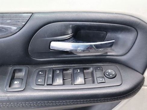 Used 2019 Dodge Grand Caravan SE image 25