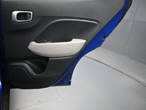 Used 2023 Hyundai Venue SEL FWD image 25