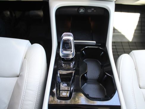 Used 2023 Volvo XC40 B5 Plus w/ Protection Package Premier image 35