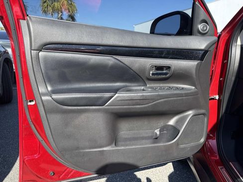 Used 2020 Mitsubishi Outlander SE image 21