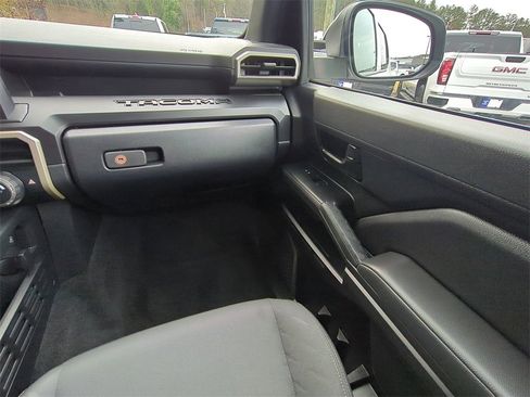 Used 2024 Toyota Tacoma SR image 16