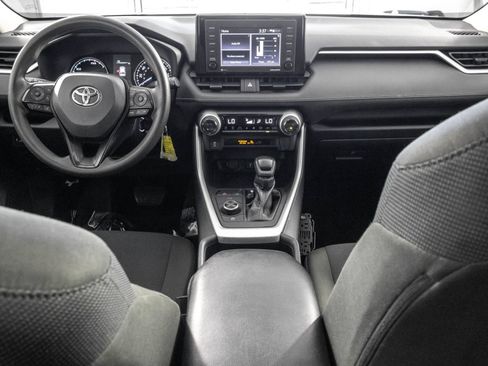 Used 2022 Toyota RAV4 LE AWD/4WD image 22