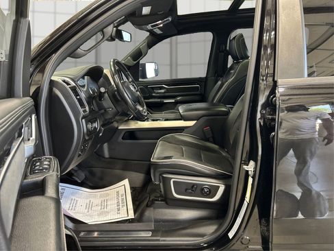 Used 2019 RAM 1500 Laramie AWD/4WD image 9