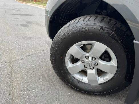 Used 2012 Nissan Frontier SV image 30