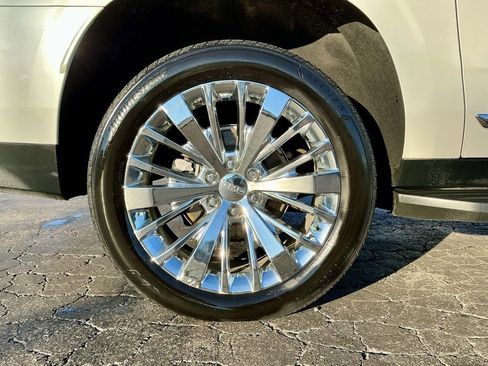 Used 2021 GMC Yukon XL SLT w/ SLT Luxury Plus Package image 22