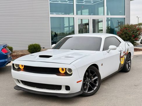 Used 2019 Dodge Challenger R/T Scat Pack RWD image 4
