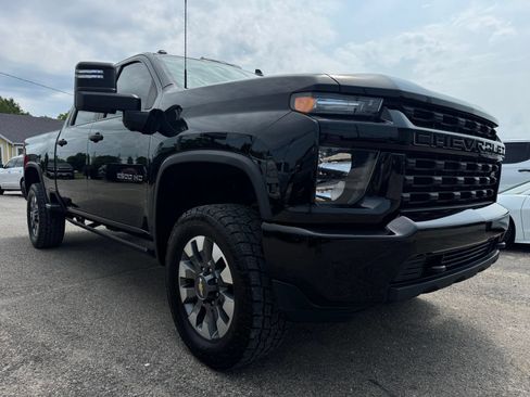 Used 2022 Chevrolet Silverado 2500 Custom w/ Custom Value Package AWD/4WD image 8