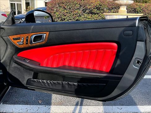 Certified 2020 Mercedes-Benz SLC 300 image 20