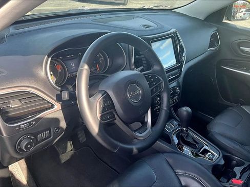 Used 2019 Jeep Cherokee Limited image 13
