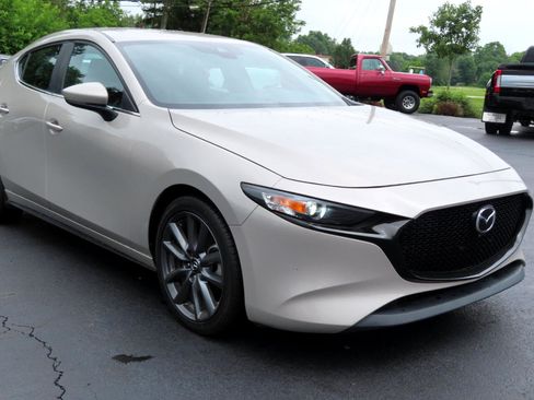 Used 2023 MAZDA MAZDA3 s image 19