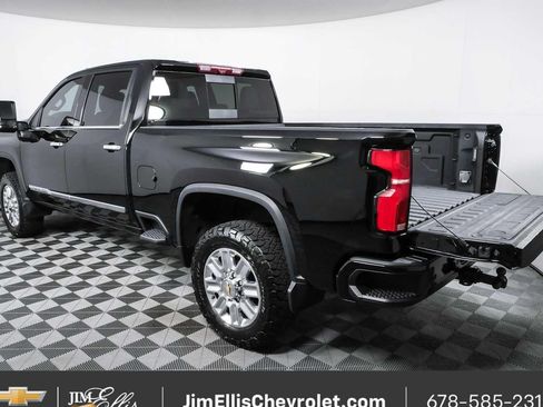 Used 2024 Chevrolet Silverado 2500 High Country w/ Technology Package AWD/4WD image 18