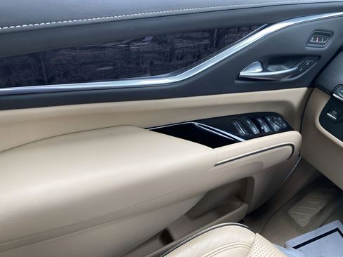 Certified 2023 Cadillac Escalade Premium Luxury image 28